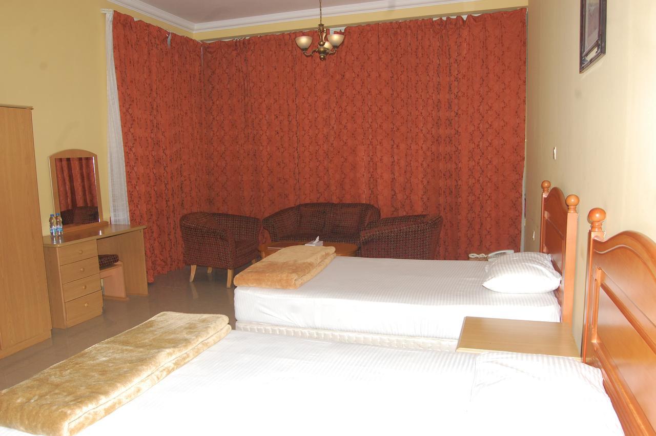 Al Amwaj Hotel Schardscha Exterior foto