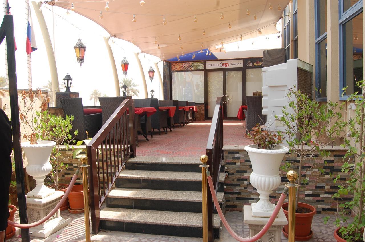 Al Amwaj Hotel Schardscha Exterior foto