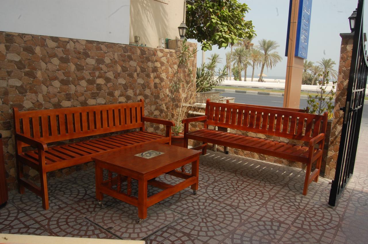 Al Amwaj Hotel Schardscha Exterior foto