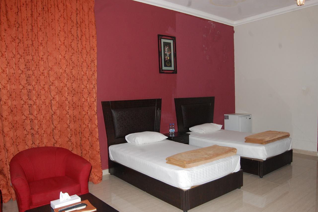 Al Amwaj Hotel Schardscha Exterior foto