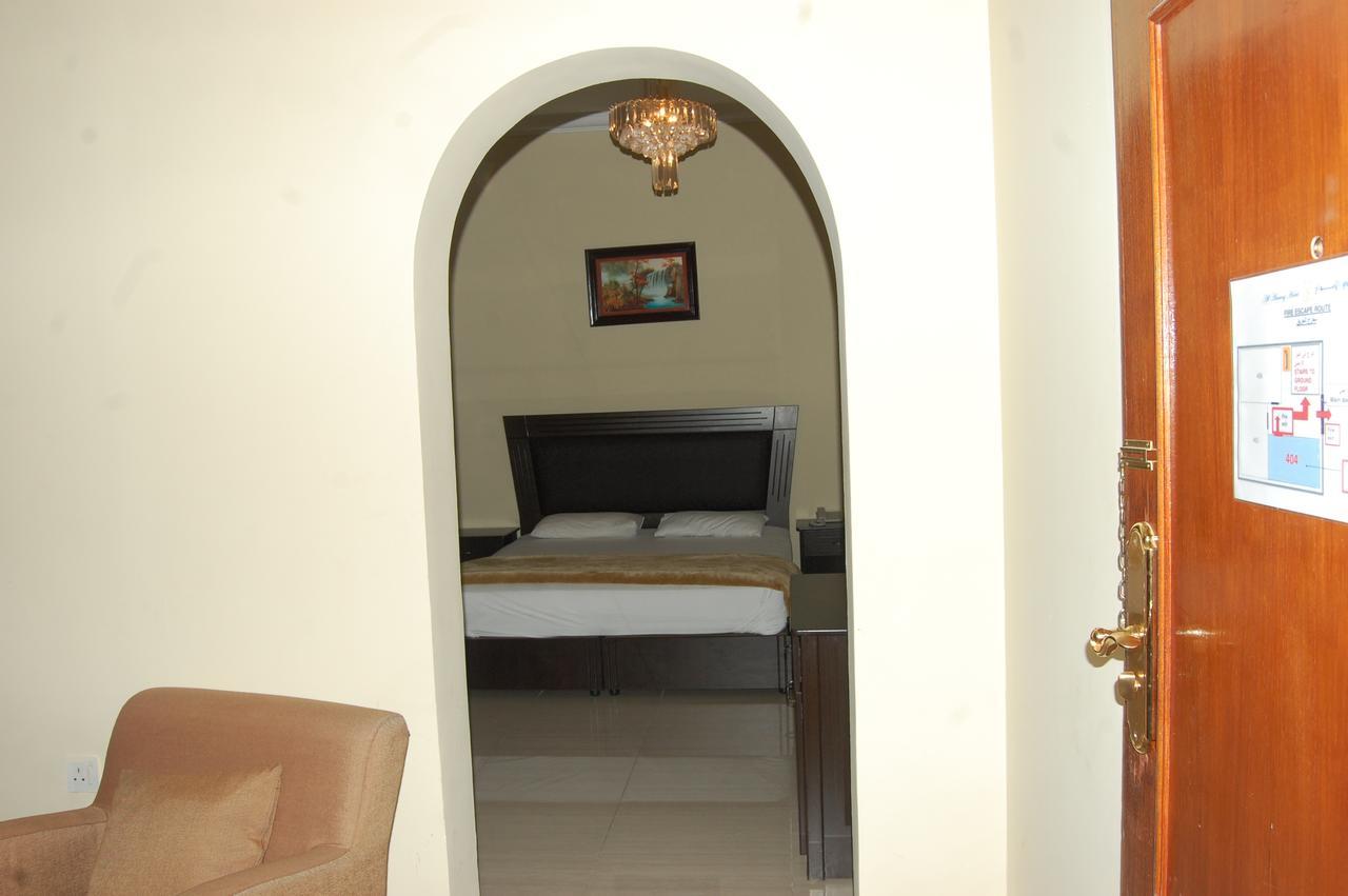 Al Amwaj Hotel Schardscha Exterior foto